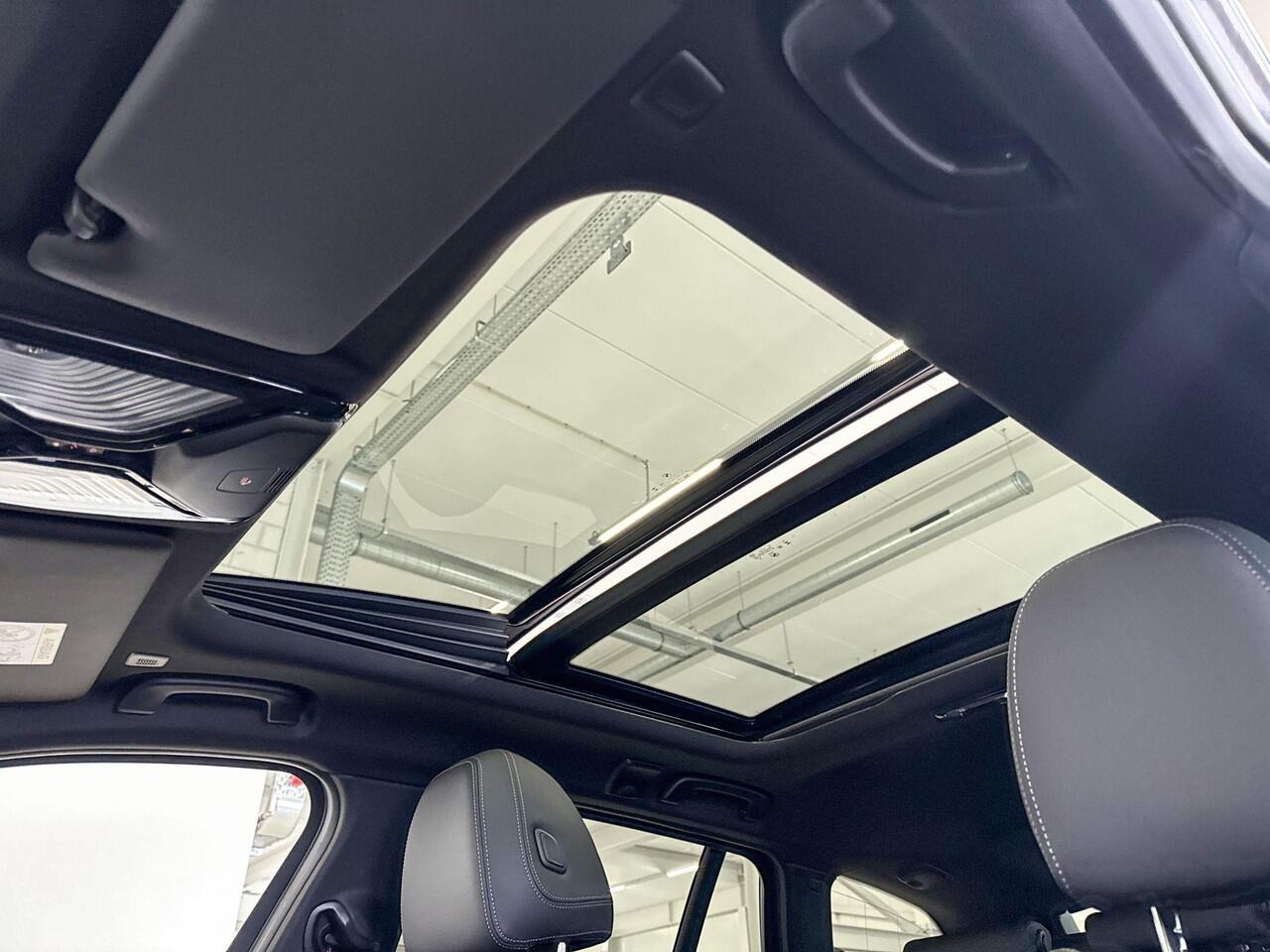 BMW 3-SERIE Touring 330e M Sport Edition | M Sportpakket Pro | Innovation Pack | Comfort Pack | Trekhaak