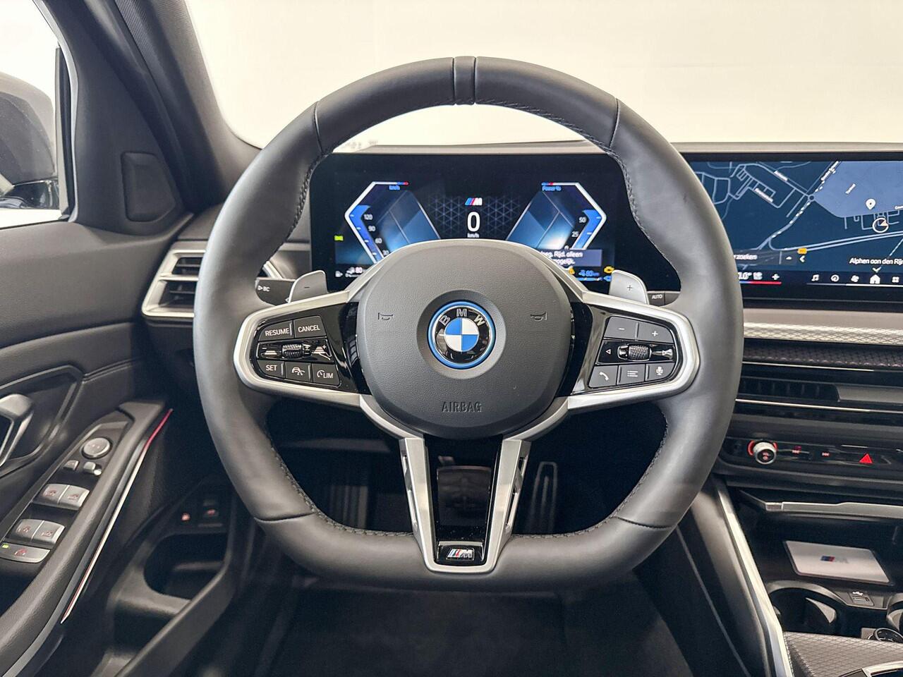 BMW 3-SERIE Touring 330e M Sport Edition | M Sportpakket Pro | Innovation Pack | Comfort Pack | Trekhaak