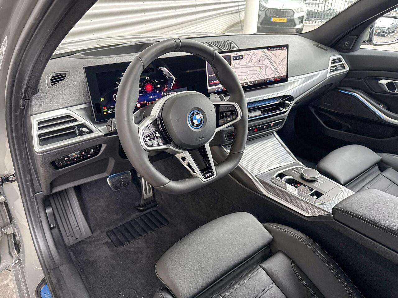 BMW 3-SERIE Touring 330e M Sport Edition | M Sportpakket Pro | Innovation Pack | Comfort Pack | Trekhaak