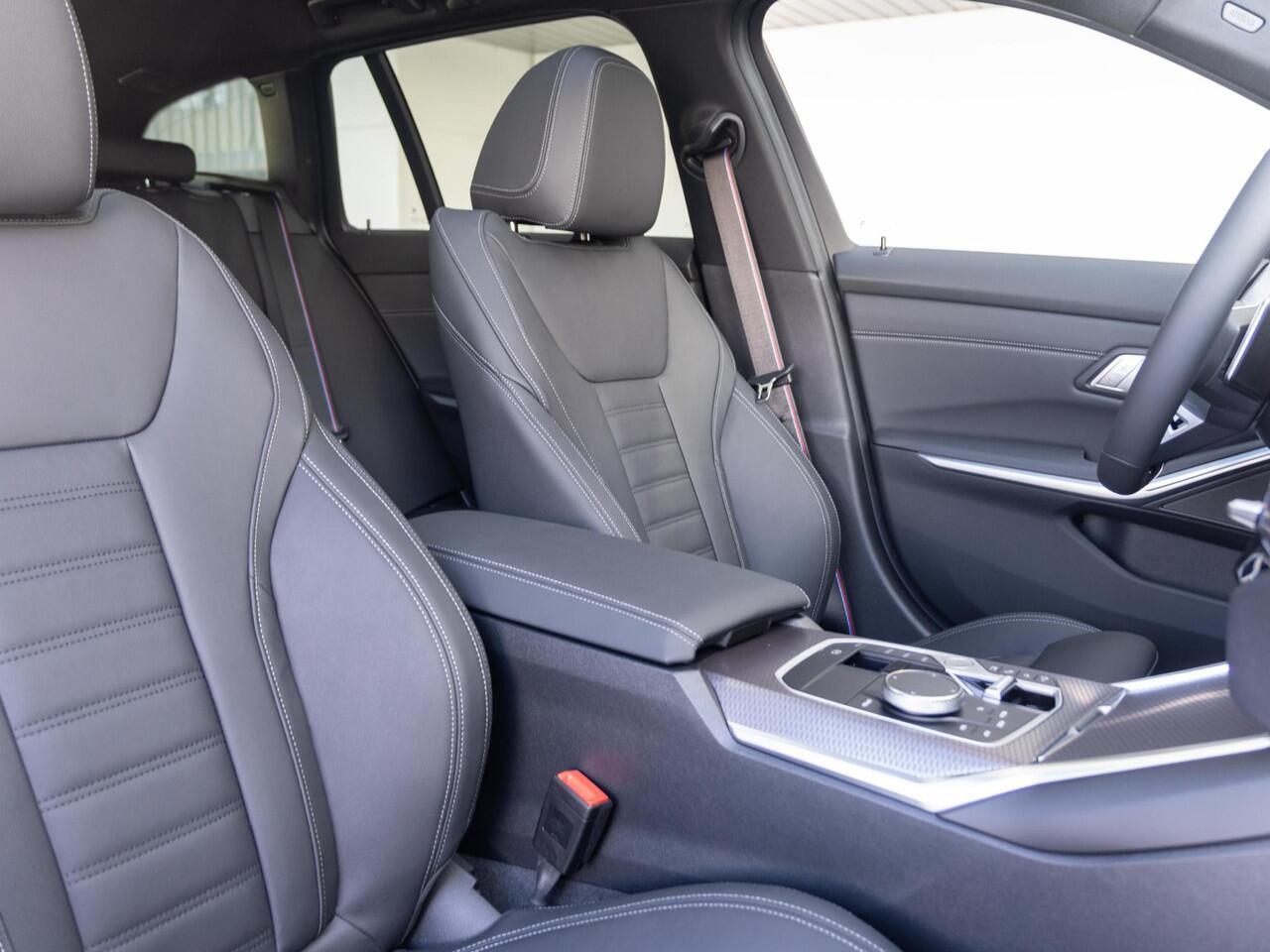 BMW 3-SERIE Touring 330e Individual Lak | M Sportpakket Pro | Innovation Pack | Comfort Pack | Panoramadak | Trekhaak