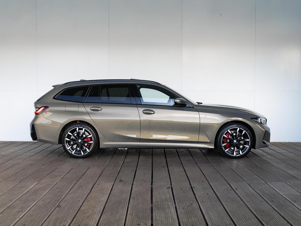 BMW 3-SERIE Touring 330e Individual Lak | M Sportpakket Pro | Innovation Pack | Comfort Pack | Panoramadak | Trekhaak