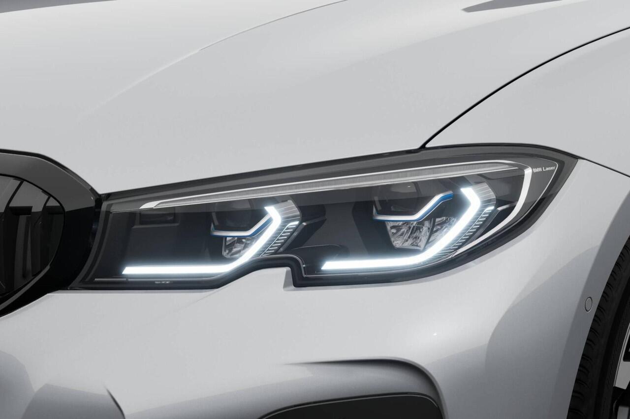 BMW 3-SERIE Sedan 330e | M Sportpakket Pro | Active Cruise Control