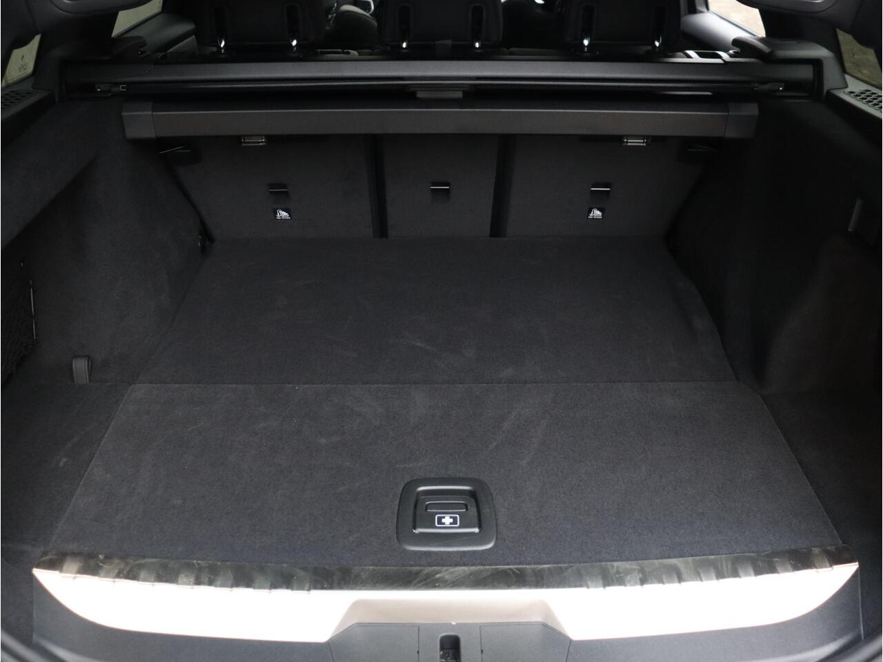 BMW 3-SERIE Touring 330e | M Sportpakket Pro | Panodak | Harman Kardon | Elektr. Stoelen | Driving Assistant | Adaptive Cruise Control | Comfort Acces | Camera | 19'' LMV | Ekris Selection