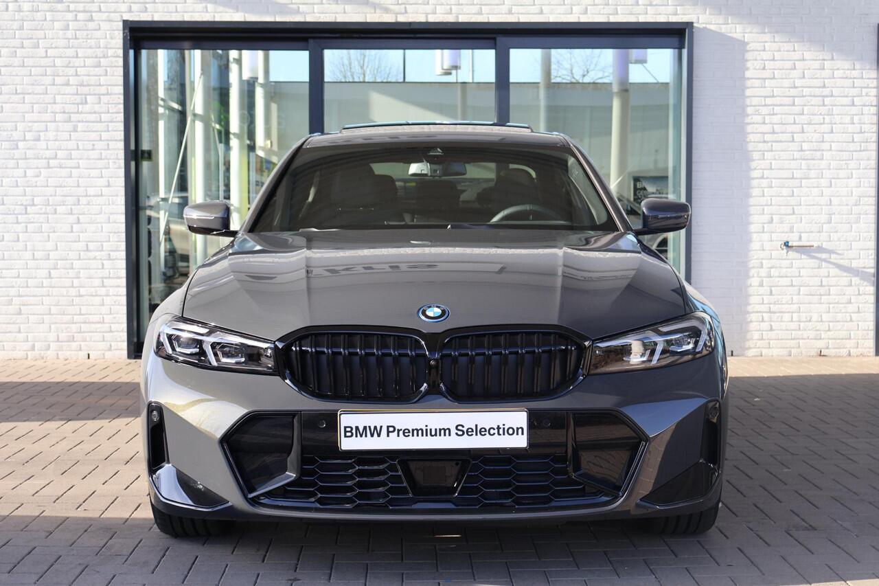 BMW 3-SERIE 330e M Sport Package Pro | Innovation Pack | Comfort Pack | Ekris Selection