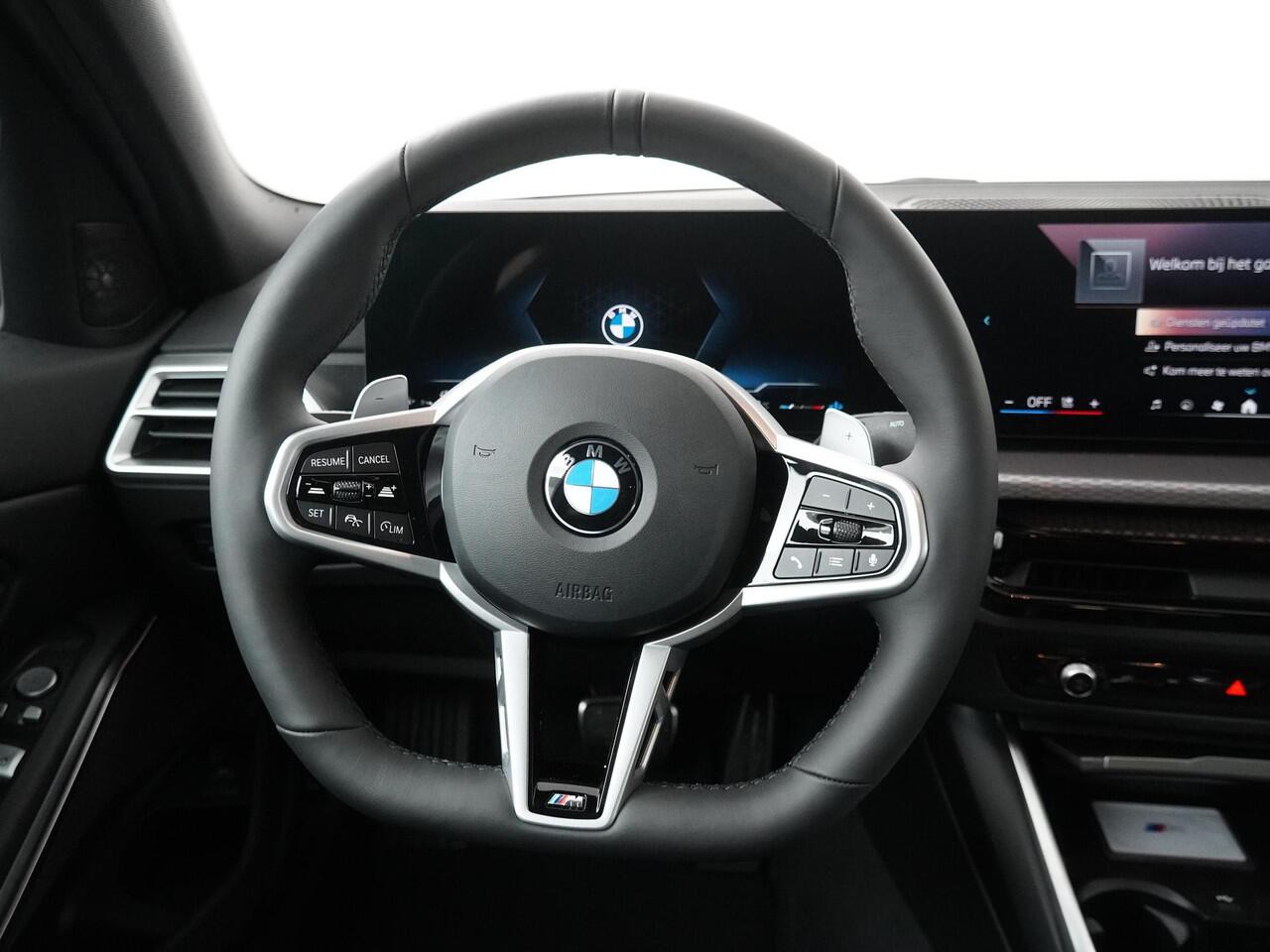 BMW 3-SERIE Sedan 320i xDrive M Sportpakket Pro | Comfort Pack | Trekhaak | Harman Kardon | Showroom Selection