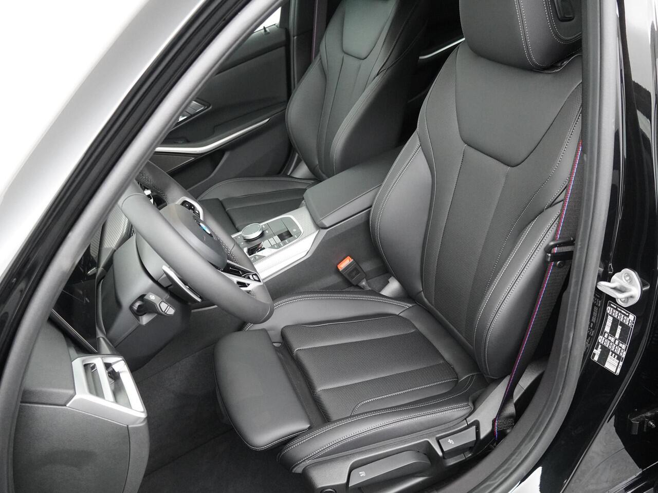 BMW 3-SERIE Sedan 320i xDrive M Sportpakket Pro | Comfort Pack | Trekhaak | Harman Kardon | Showroom Selection