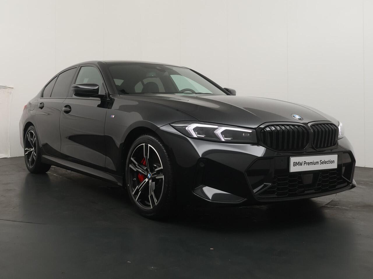 BMW 3-SERIE Sedan 320i xDrive M Sportpakket Pro | Comfort Pack | Trekhaak | Harman Kardon | Showroom Selection