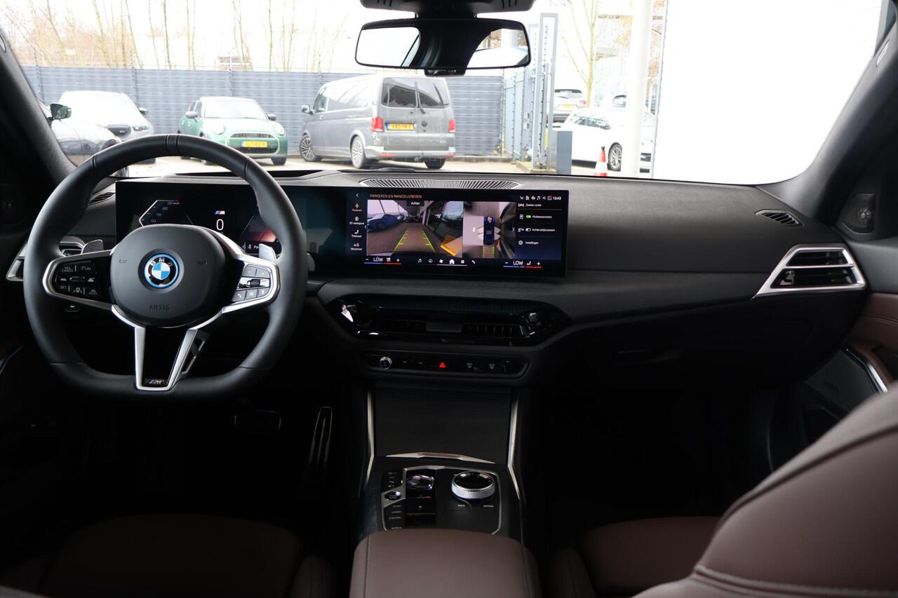 BMW 3-SERIE Sedan | 330e | M Sportpakket Pro | Trekhaak | Innovation Pack | Comfort Pack | Harman Kardon