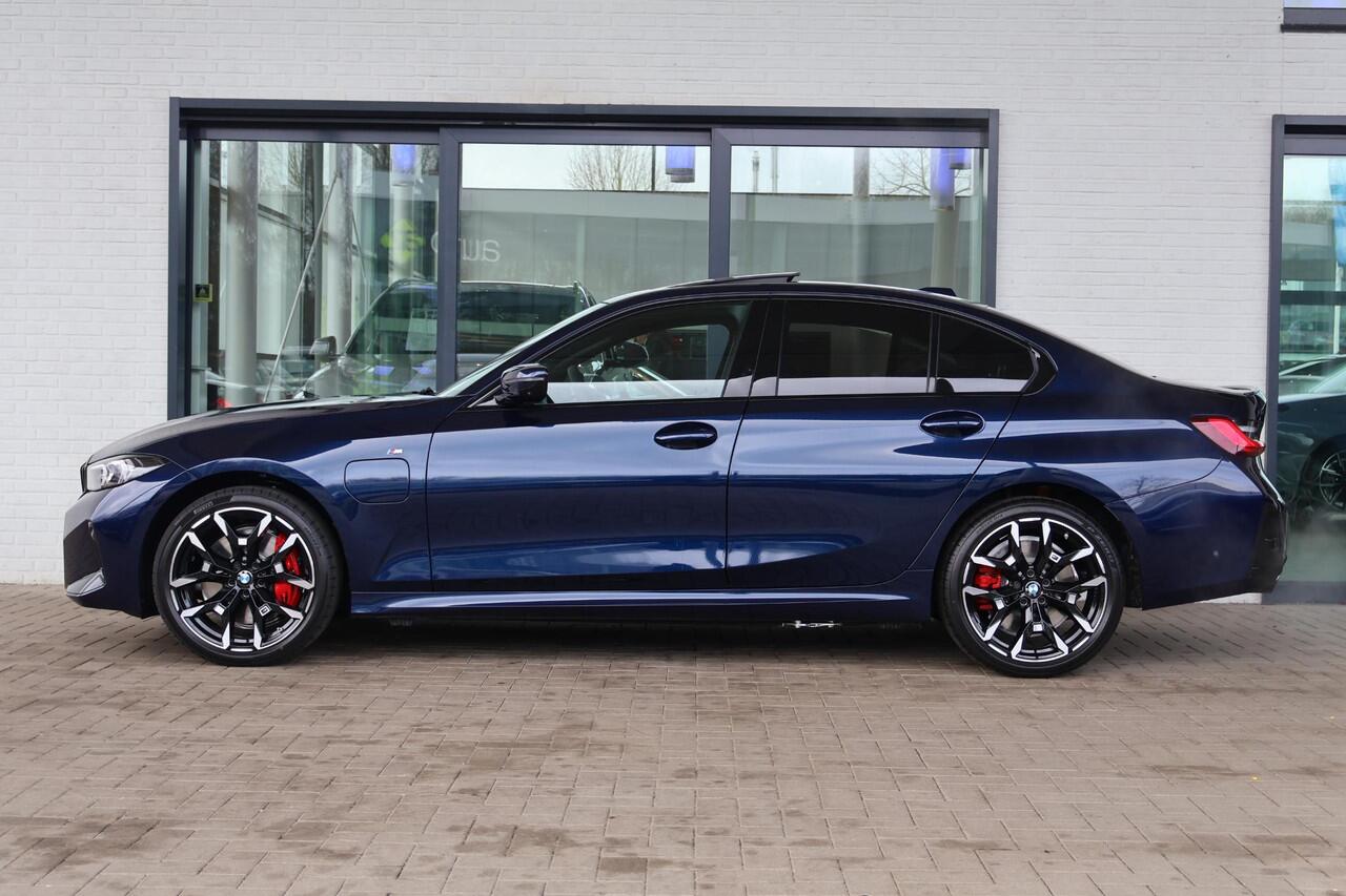 BMW 3-SERIE Sedan | 330e | M Sportpakket Pro | Trekhaak | Innovation Pack | Comfort Pack | Harman Kardon