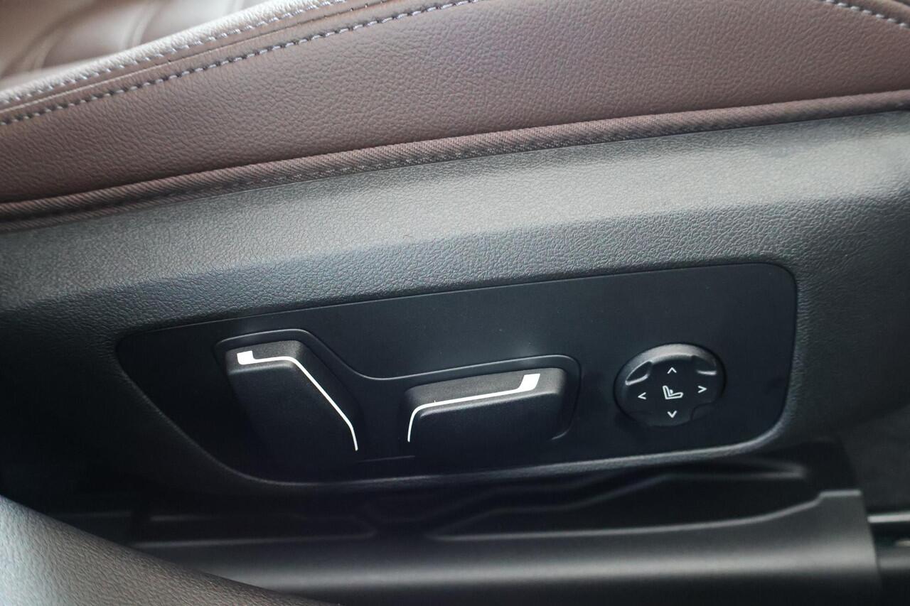 BMW 3-SERIE Sedan | 330e | M Sportpakket Pro | Trekhaak | Innovation Pack | Comfort Pack | Harman Kardon