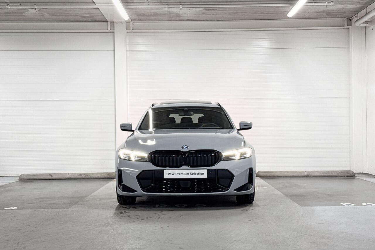 BMW 3-SERIE Touring 330e | M-Sport Pro | Comfort Pack | Active Cruise Control | Hifi System | Panoramadak | Comfort Access