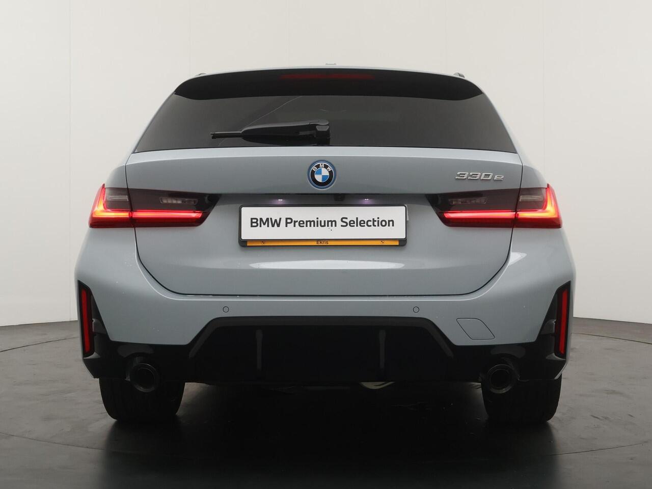BMW 3-SERIE Touring 330e | M Sport Pro | Trekhaak | Ekris Selection