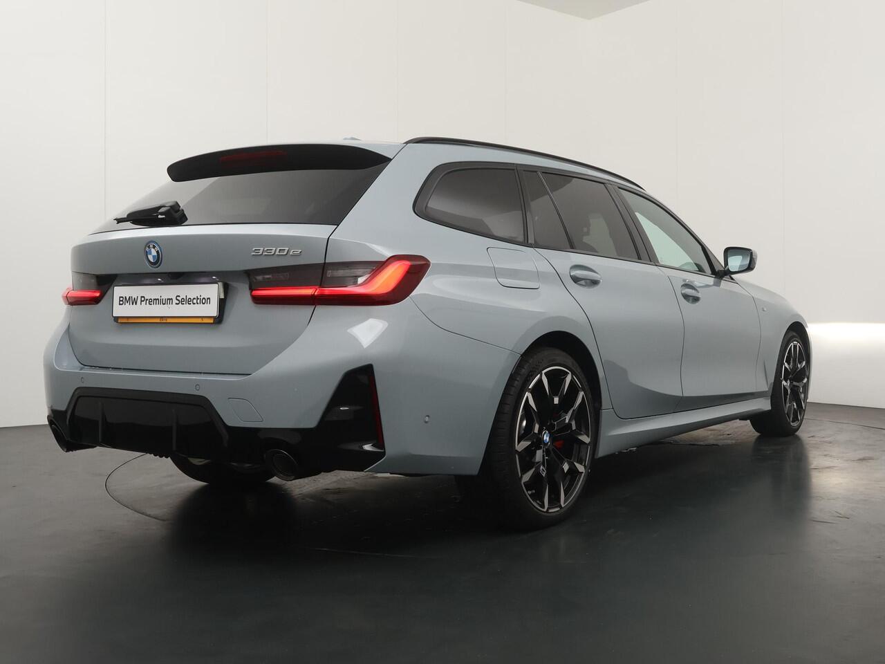 BMW 3-SERIE Touring 330e | M Sport Pro | Trekhaak | Ekris Selection