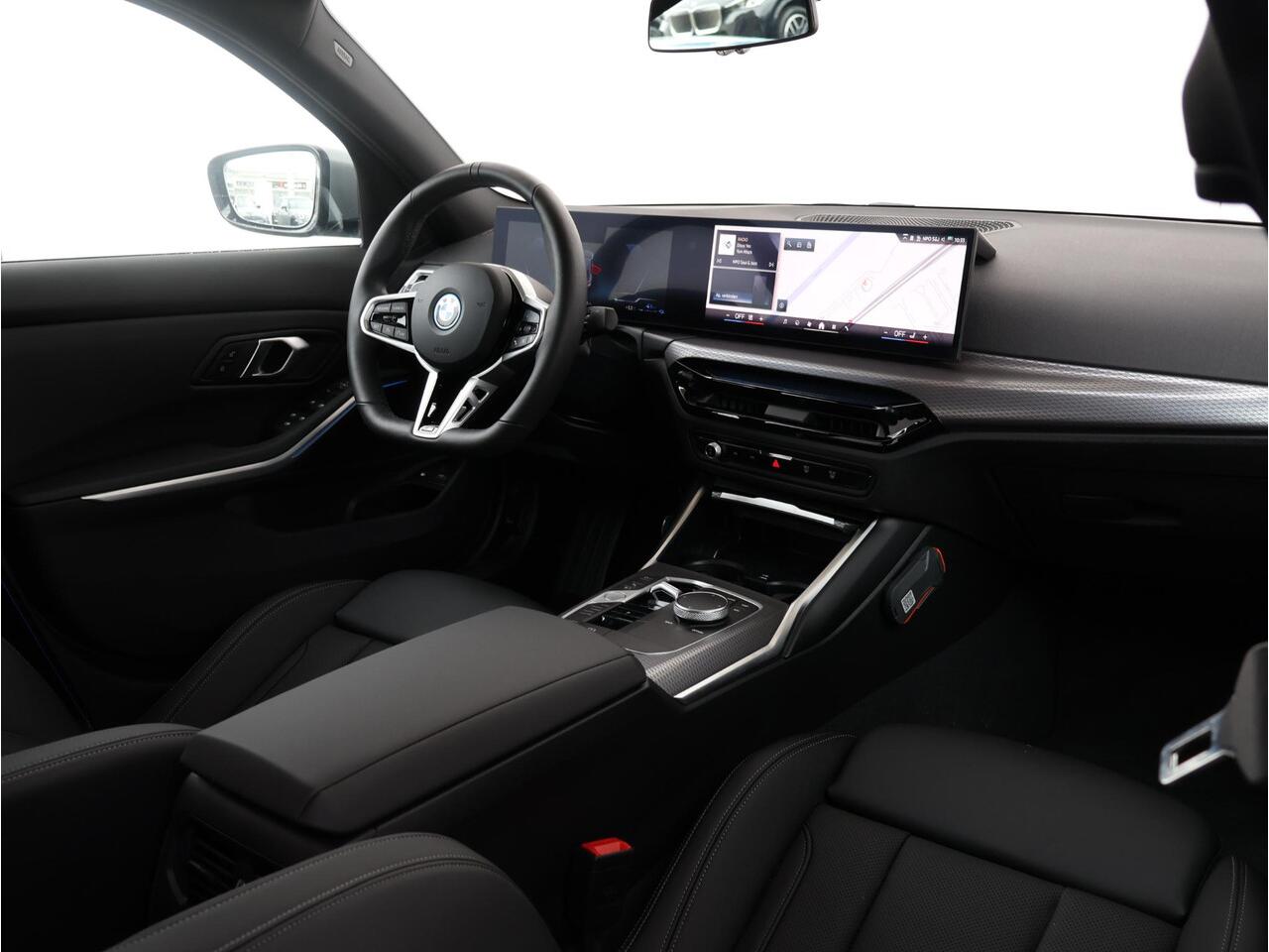 BMW 3-SERIE 330e M Sportpakket Pro/ Verwarmd Stuurwiel/ Comfort Access/ Trekhaak/ HiFi/ Cruise Control/ Stoelverwarming/ 19"LMV/ Achteruitrijcamera | Ekris Selection