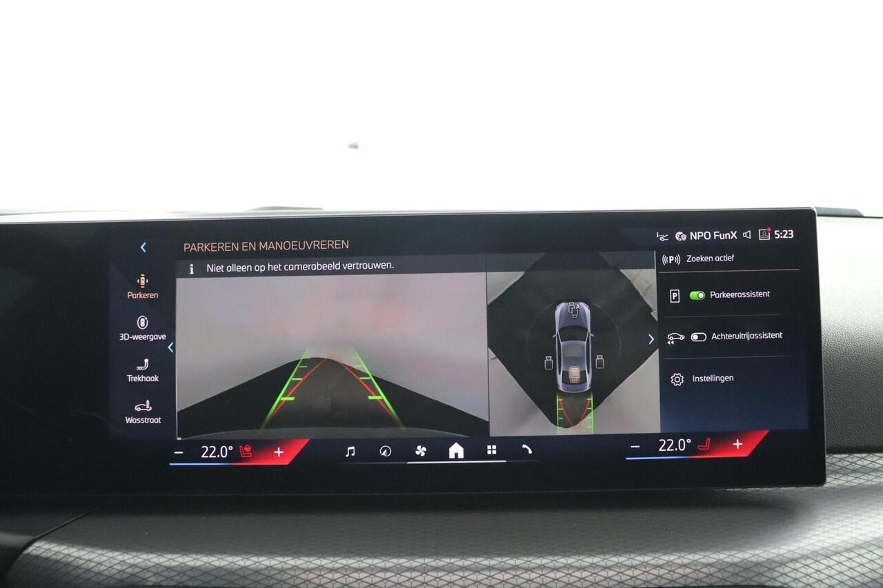 BMW 3-SERIE Sedan 318i M Sportpakket Pro | Trekhaak | Comfort Pack | Innovation Pack | Showroom Selection