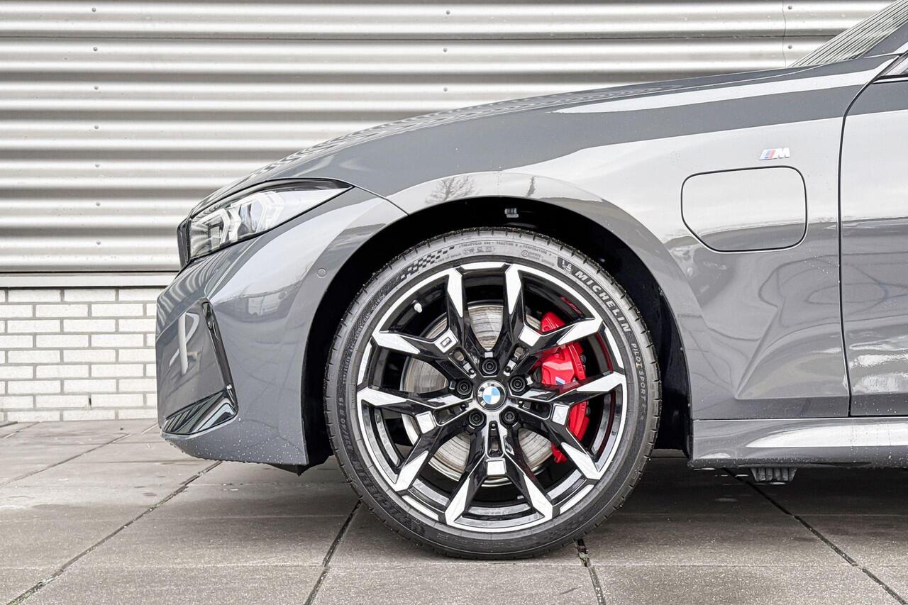 BMW 3-SERIE Touring 330e