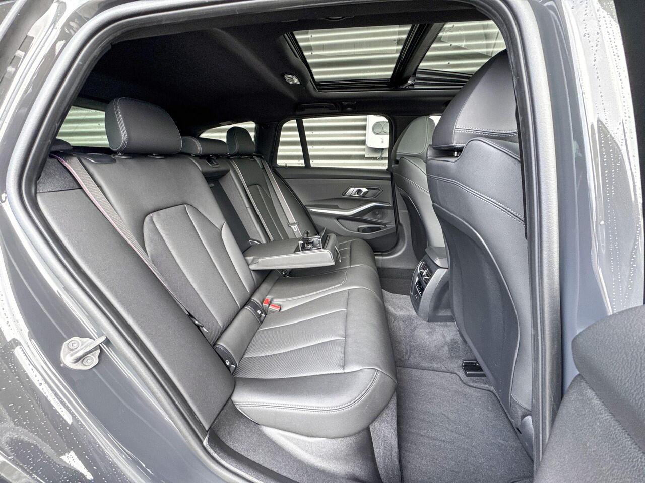 BMW 3-SERIE Touring 330e