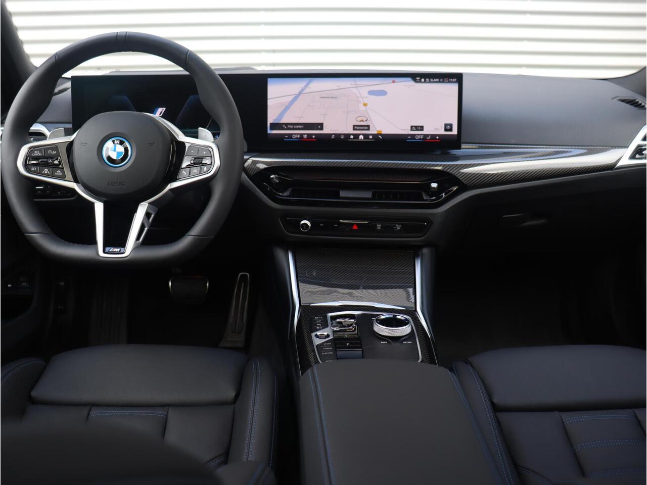 BMW 3-SERIE Touring 330e | M Sportpakket Pro | Panodak | Head-Up | Trekhaak | Driving Assistant Prof. | Parking Assitant Plus | Harman Kardon | Comfort Access | Elektr. Stoelen | 19'' LMV | Ekris Selection