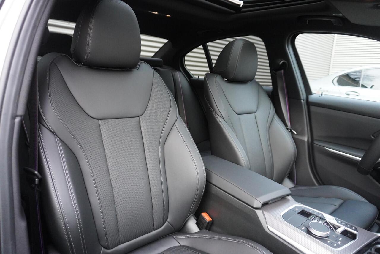 BMW 3-SERIE 330e Sedan M Sportpakket Pro | Comfort Pack | Elektrisch bediend glazen schuif-/kanteldak | Driving Assistant Professional | HiFi System | Extra getint glas | Ekris Selection