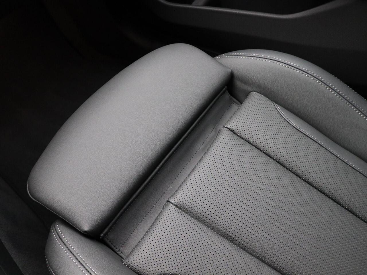 BMW 3-SERIE Touring 330e M Sportpakket | Comfort Pack | Stuurwielrand Verwarmd | Comfort Access | Trekhaak | DAB | HiFi | 19''