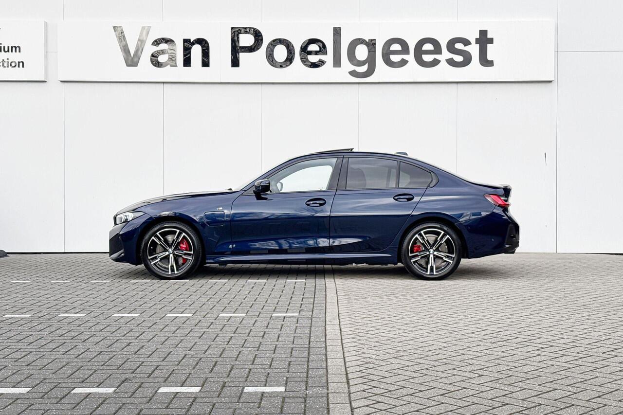 BMW 3-SERIE Sedan 330e M Sport Pro | Panoramadak | Comfort Pack