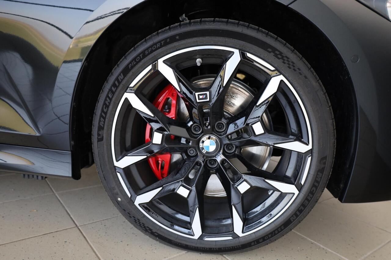 BMW 3-SERIE Touring 330e M Sport Pro | Panoramadak | Harman/Kardon | Trekhaak | Head-Up Display