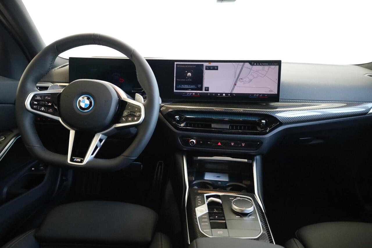 BMW 3-SERIE Touring 330e M Sport Pro | Panoramadak | Harman/Kardon | Trekhaak | Head-Up Display