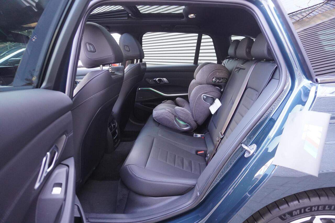 BMW 3-SERIE 330e Touring | M Sportpakket Pro | Innovation Pack | Comfort Pack | M Sport Edition | Individual Lak