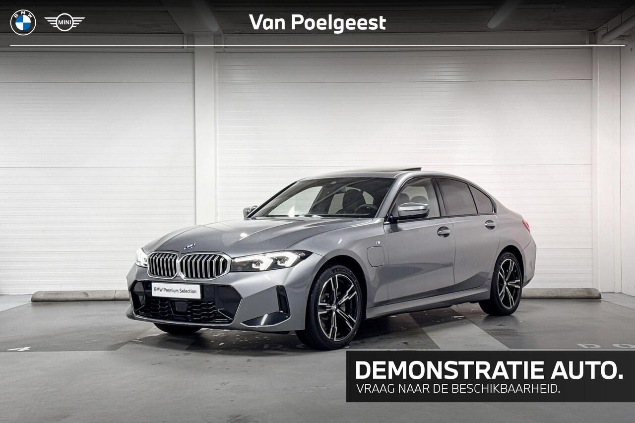 BMW 3-SERIE Sedan 330e | M-Sport | Comfort Pack | Driving Assistant | Active Cruise Control | Hifi System | Schuif-/kanteldak | Comfort Access