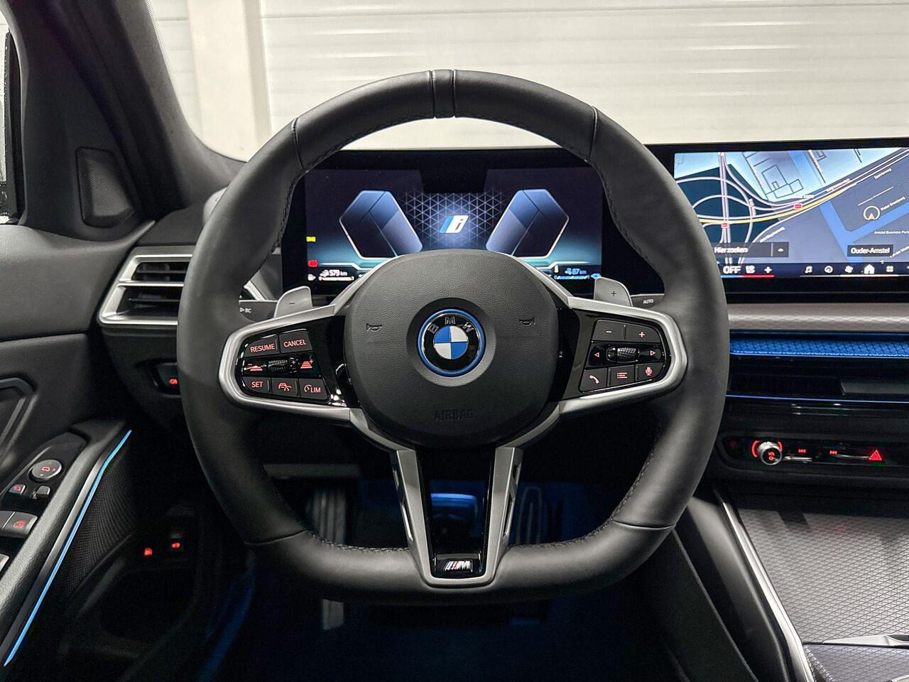 BMW 3-SERIE Sedan 330e | M-Sport | Comfort Pack | Driving Assistant | Active Cruise Control | Hifi System | Schuif-/kanteldak | Comfort Access