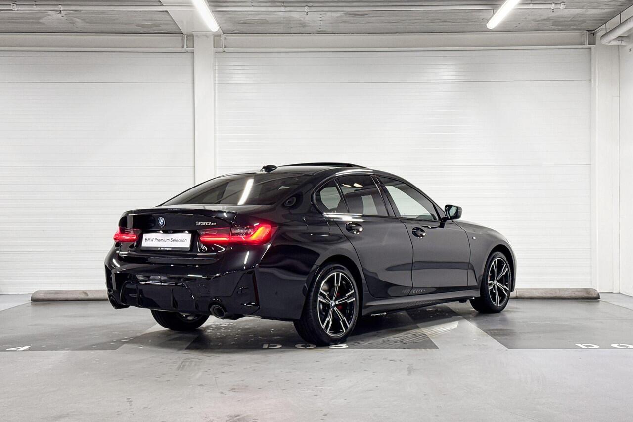 BMW 3-SERIE Sedan 330e | M-Sport Pro | Comfort Pack | Driving Assistant | Active Cruise Control | Hifi System | Schuif-/kanteldak | Comfort Access | Huisselectie