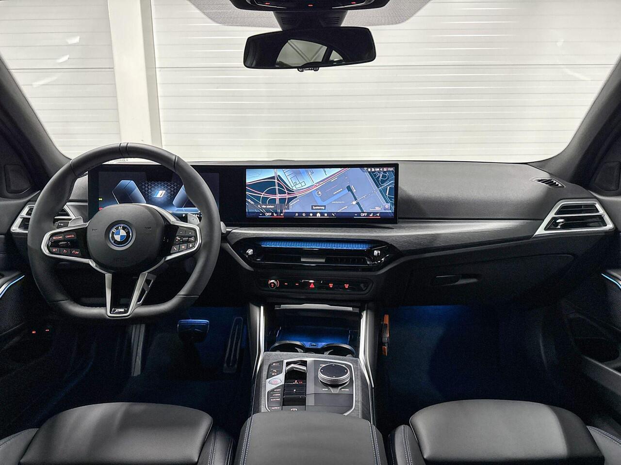 BMW 3-SERIE Sedan 330e | M-Sport Pro | Comfort Pack | Driving Assistant | Hifi System | Schuif-/kanteldak | Comfort Access