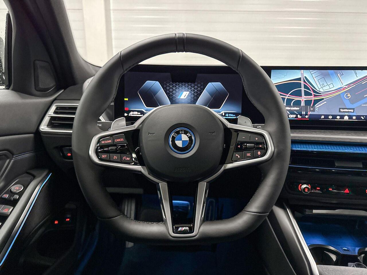 BMW 3-SERIE Sedan 330e | M-Sport Pro | Comfort Pack | Driving Assistant | Hifi System | Schuif-/kanteldak | Comfort Access
