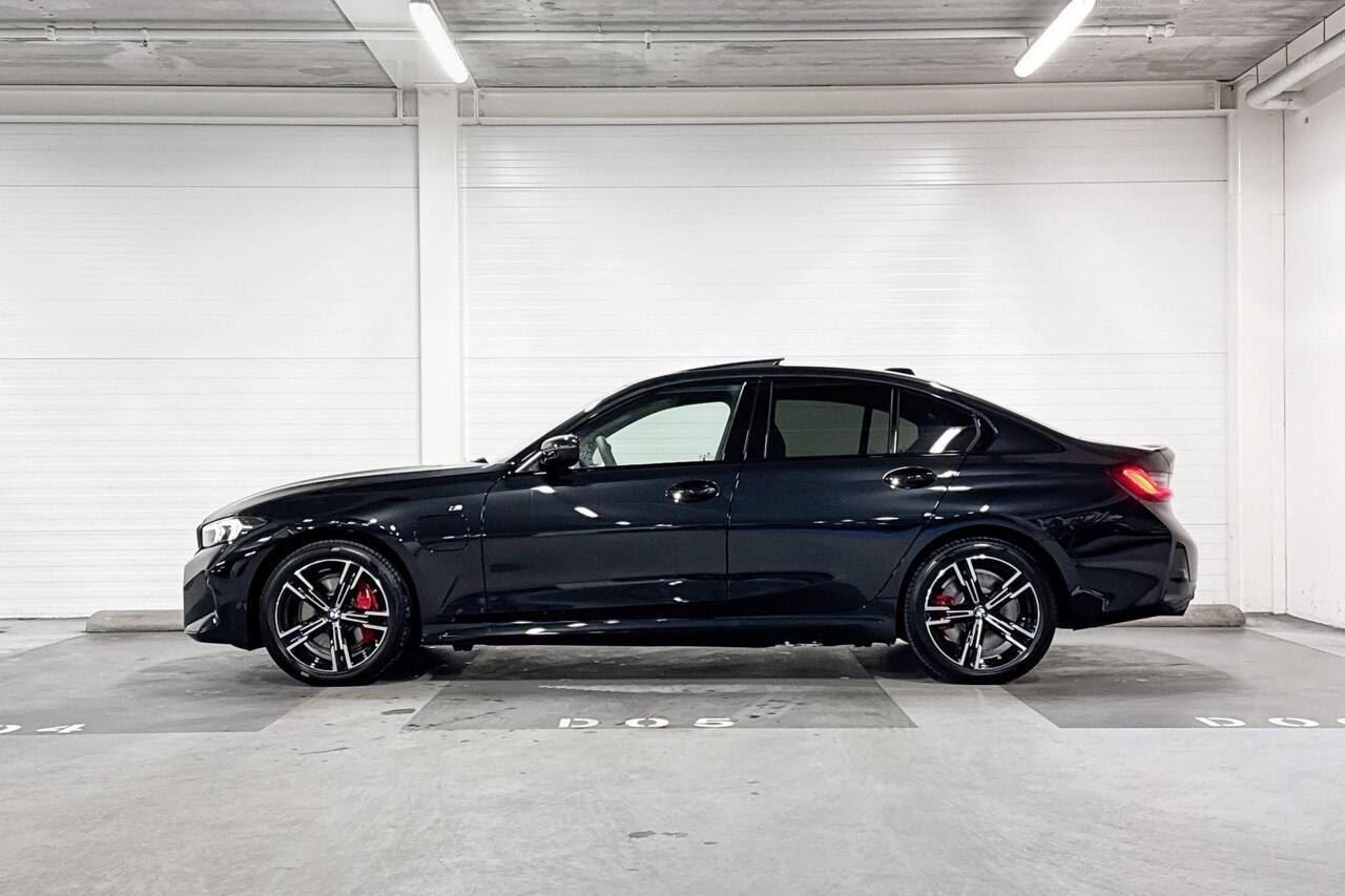 BMW 3-SERIE Sedan 330e | M-Sport Pro | Comfort Pack | Driving Assistant | Hifi System | Schuif-/kanteldak | Comfort Access
