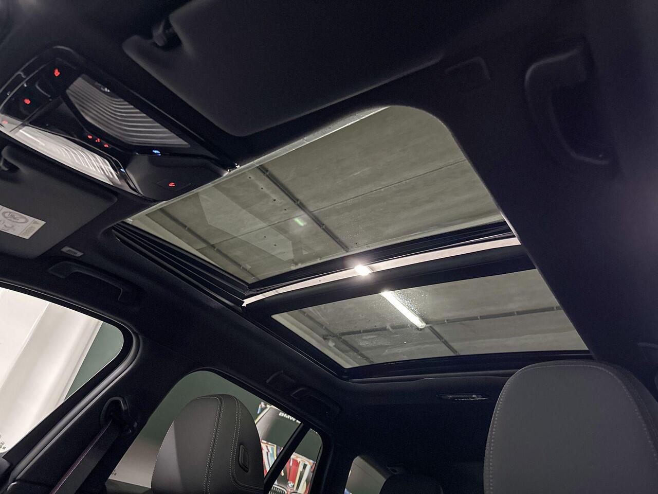 BMW 3-SERIE Touring 318i | M-Sport Pro | Comfort Pack | Driving Assistant | Hifi System | Panoramadak | Comfort Access | Trekhaak