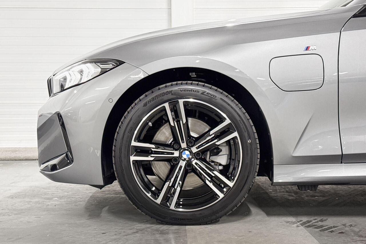 BMW 3-SERIE Touring 330e | M-Sport | Comfort Pack | Panoramadak | Comfort Access | Trekhaak | Huisselectie