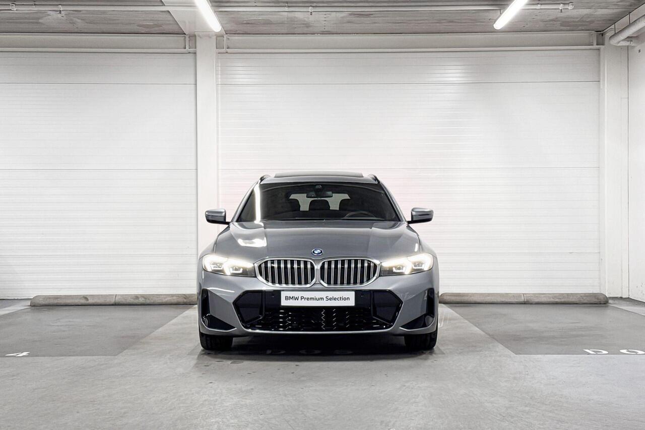 BMW 3-SERIE Touring 330e | M-Sport | Comfort Pack | Panoramadak | Comfort Access | Trekhaak | Huisselectie
