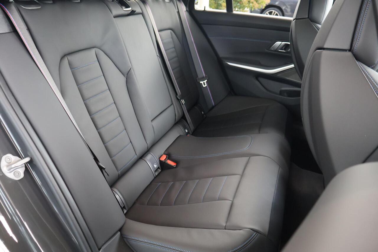 BMW 3-SERIE Touring M340i xDrive | M Sportpakket Pro | Pano | Harman Kardon | Trekhaak