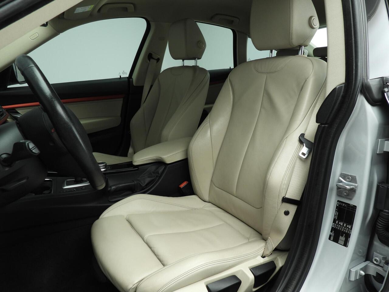 BMW 3-SERIE GT Gran Turismo 320i Automaat / Sportline / LED / Head-up / HIFI / Leder / Sportstoelen / Alu wielen 18 inch