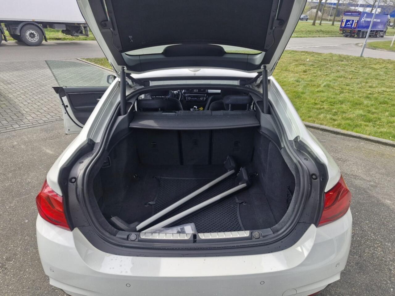 BMW 4-SERIE 418i Executive M Sport