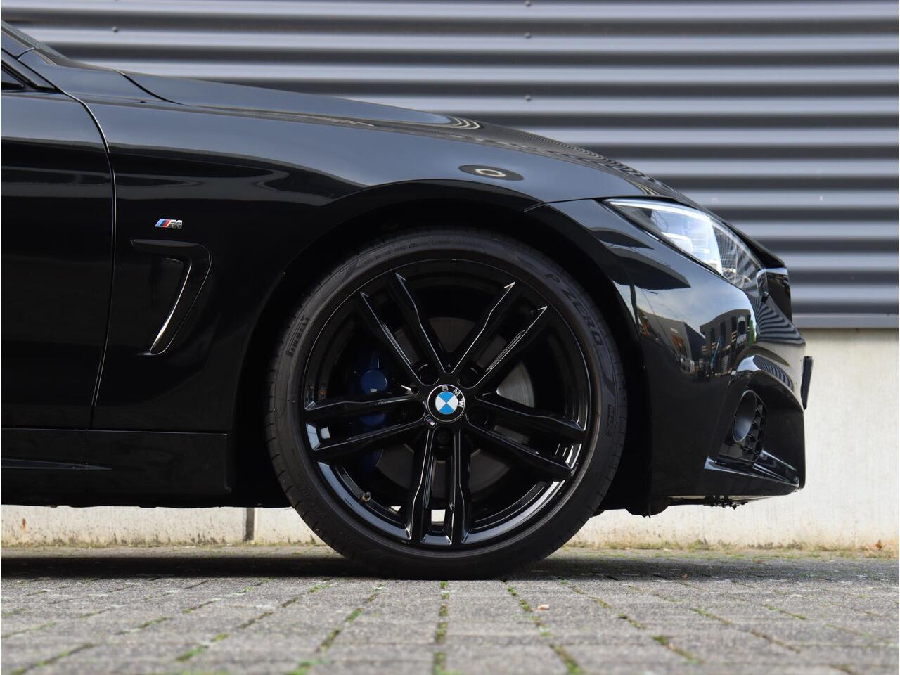 BMW 4-SERIE Gran Coupé 420i | High Executive | M Sport Plus Pack | Panodak | Harman Kardon | Head-Up | Adaptief LED | Navigatie Prof. | 19'' LMV