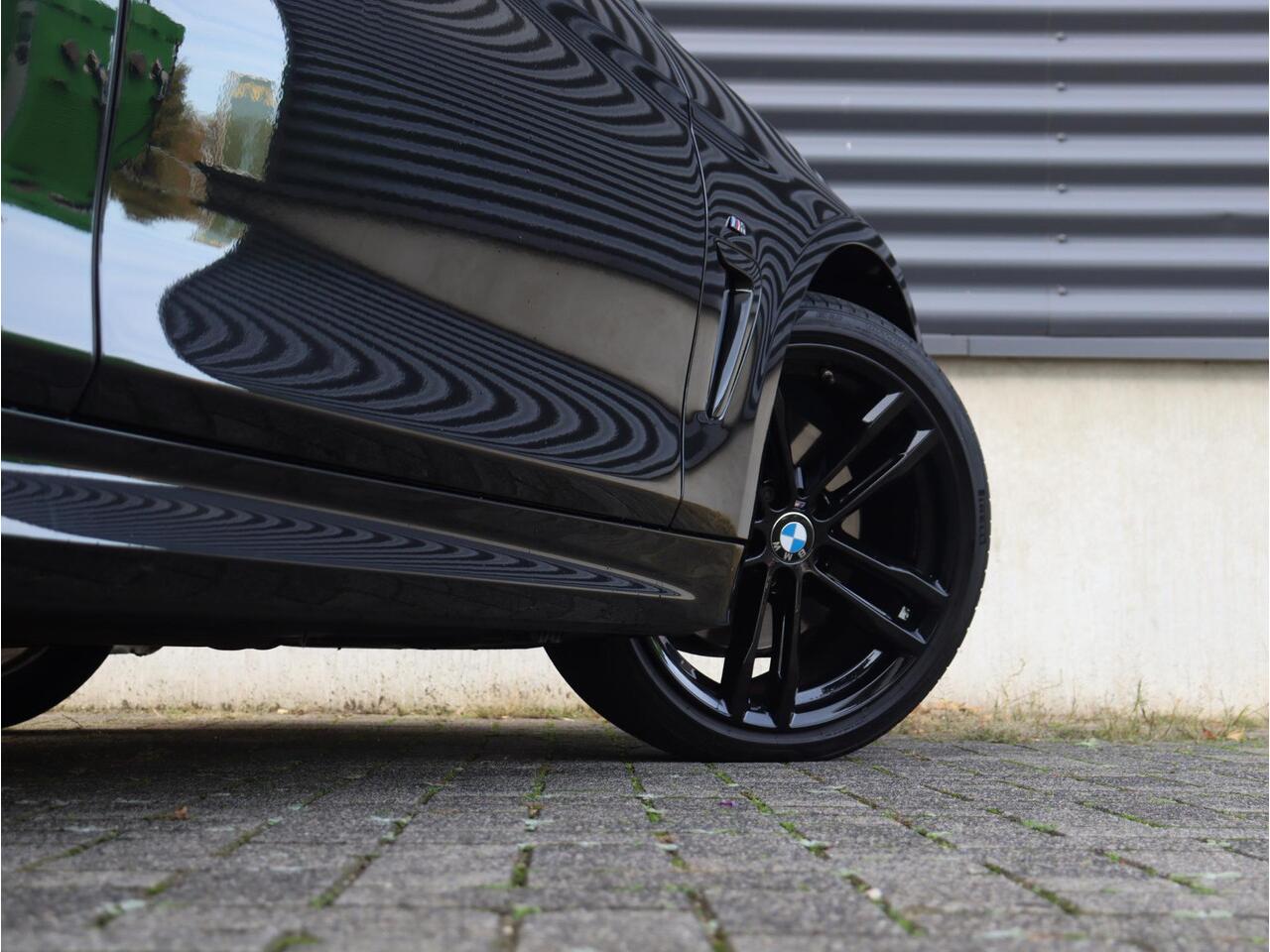 BMW 4-SERIE Gran Coupé 420i | High Executive | M Sport Plus Pack | Panodak | Harman Kardon | Head-Up | Adaptief LED | Navigatie Prof. | 19'' LMV