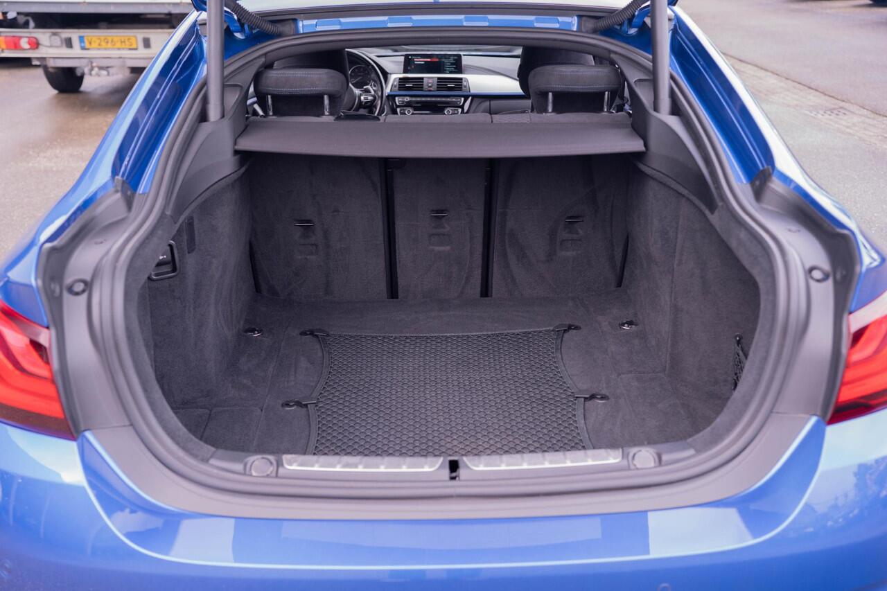 BMW 4-SERIE Gran Coupé 420d Corporate Lease High Executive M-Pakket HUD PDC v+a lane-assist front-assist 18"LMV voorstoelen electrisch bedienbaar links met memo private-glas cruise-controle schakelflippers aan het stuur allu-inlegdelen allcantara/stof camera stoelver