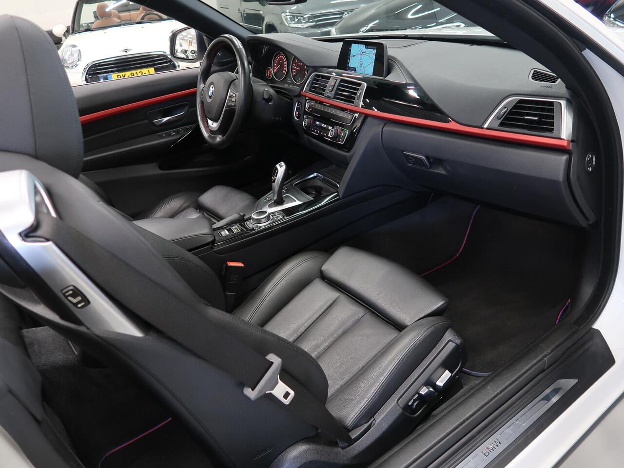 BMW 4-SERIE Cabrio 420i Sportline Leer Nekverwarming Sportstoelen Zeer nette auto Boekjes aanwezig Harman/Kardon PDC Lage kilometerstand Stuurwiel verwarmd Airco-ecc Cruise control LED Bluetooth Sportline