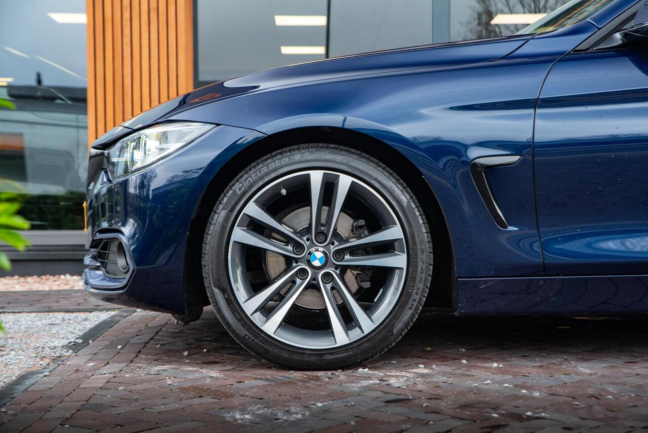 BMW 4-SERIE Coupé 420i Executive Edition Xenon Navigatie Keyless