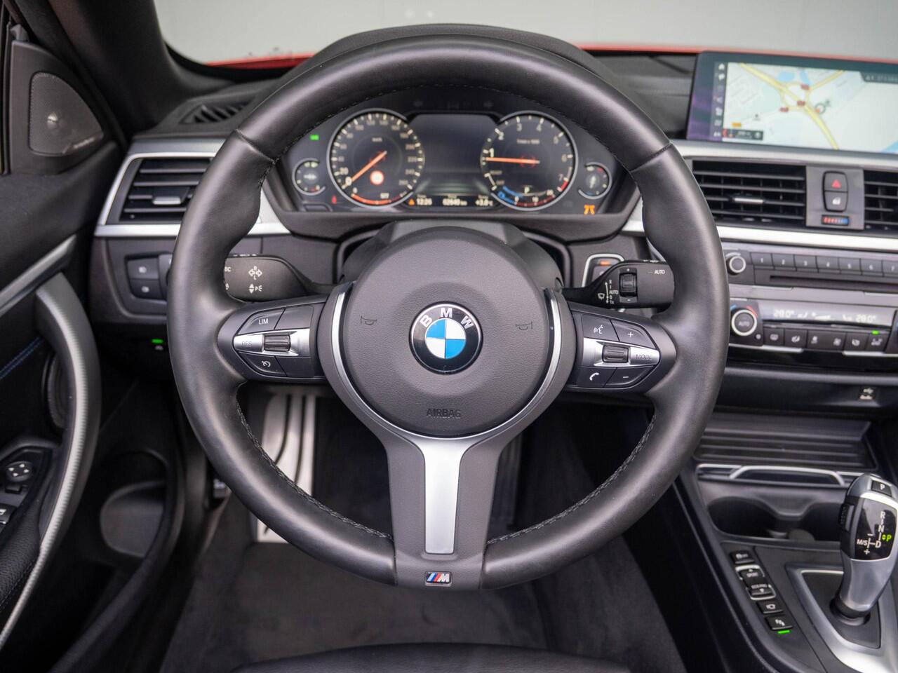BMW 4-SERIE Cabrio 420i | High Executive | M Sport Plus Pakket | Harman Kardon | Achteruitrijcamera | Stoelverwarming | Air Collar | Head-Up Display | 19''