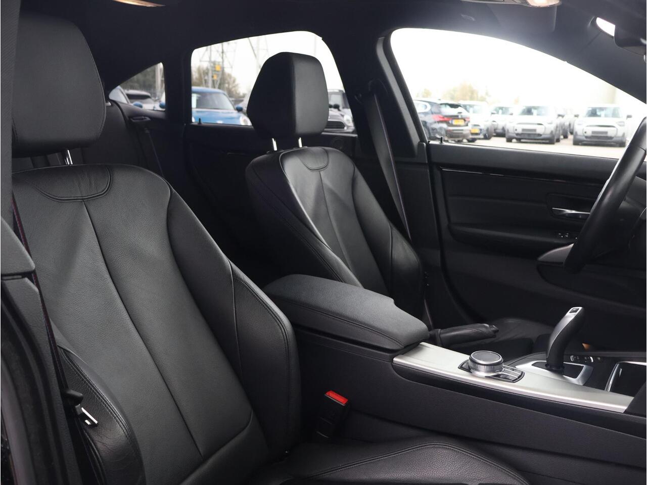 BMW 4-SERIE Gran Coupé 418i Executive Edition M-Sportpakket / Harman Kardon / Head Up Display / Schuif - Kanteldak / Achteruitrijcamera /