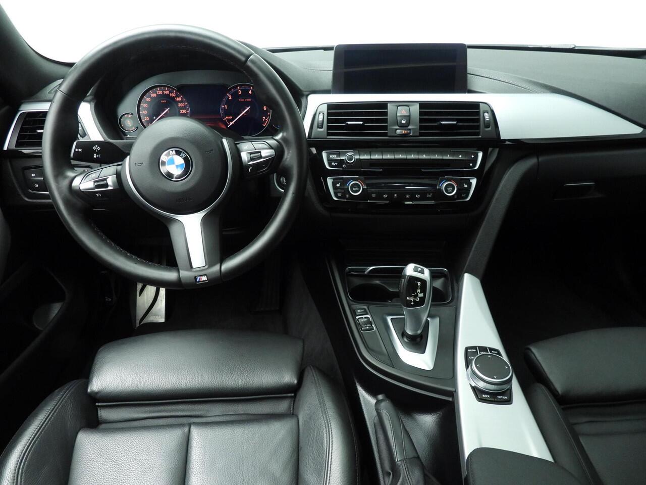 BMW 4-SERIE Gran Coupe 418i | M-Sportpakket | LED | Leder | Navigatie | Schuifdak | Stoelverwarming | DAB | Alu 18 inch