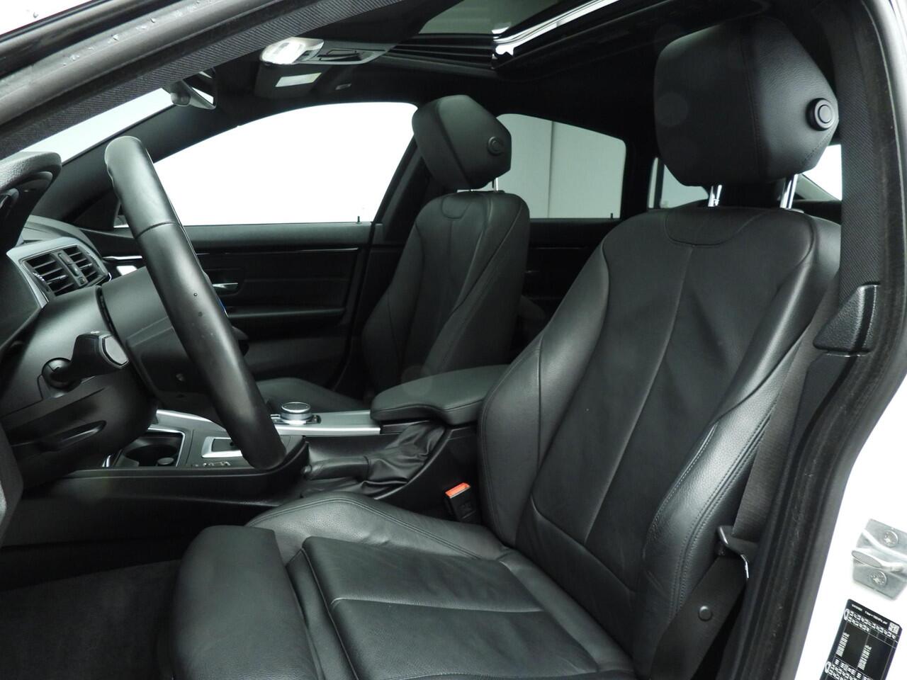 BMW 4-SERIE Gran Coupe 418i | M-Sportpakket | LED | Leder | Navigatie | Schuifdak | Stoelverwarming | DAB | Alu 18 inch