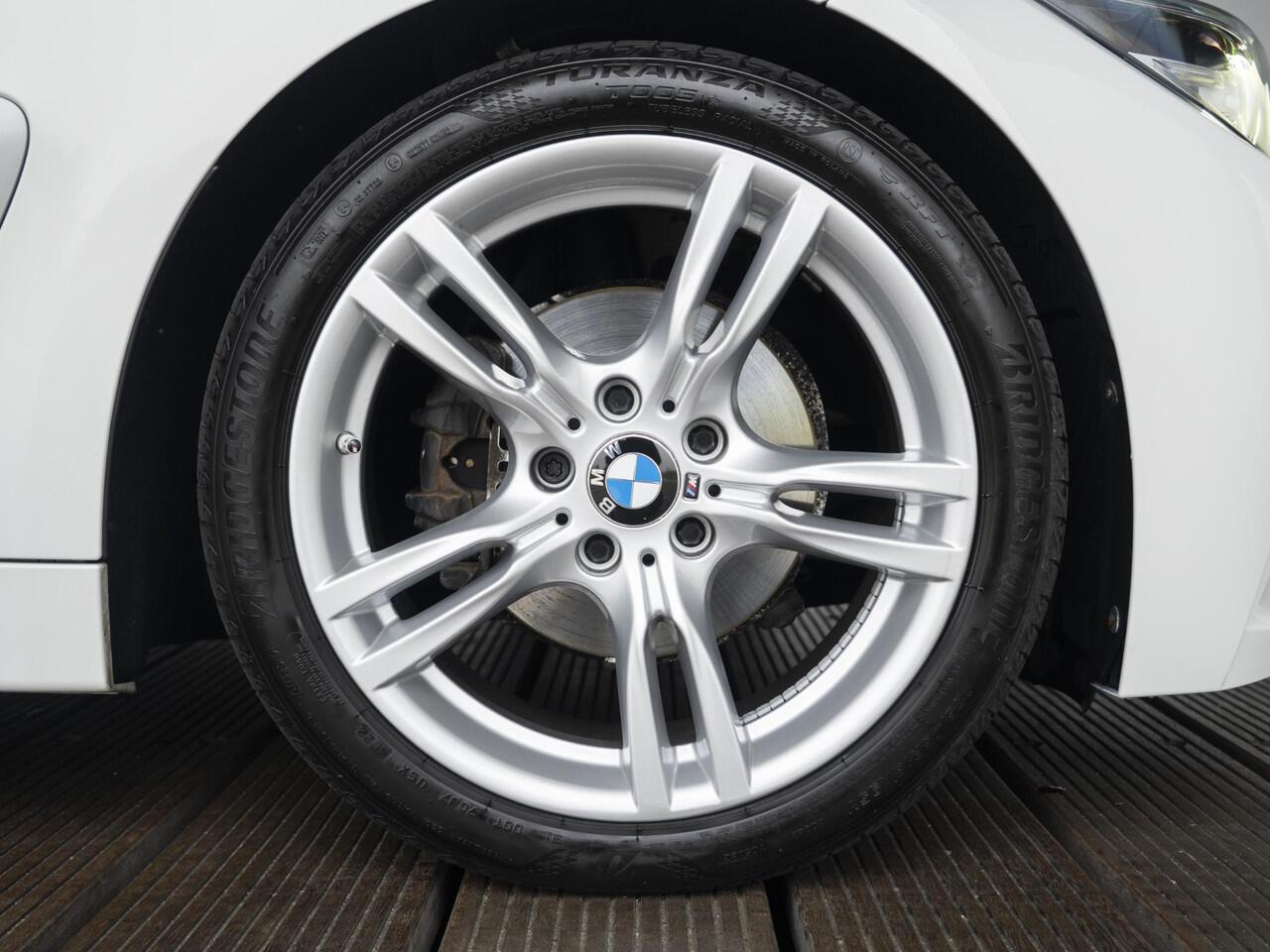BMW 4-SERIE Cabrio 420i | M Sportpakket | Stoelverwarming | PDC | Cruise Control | LED | 18''